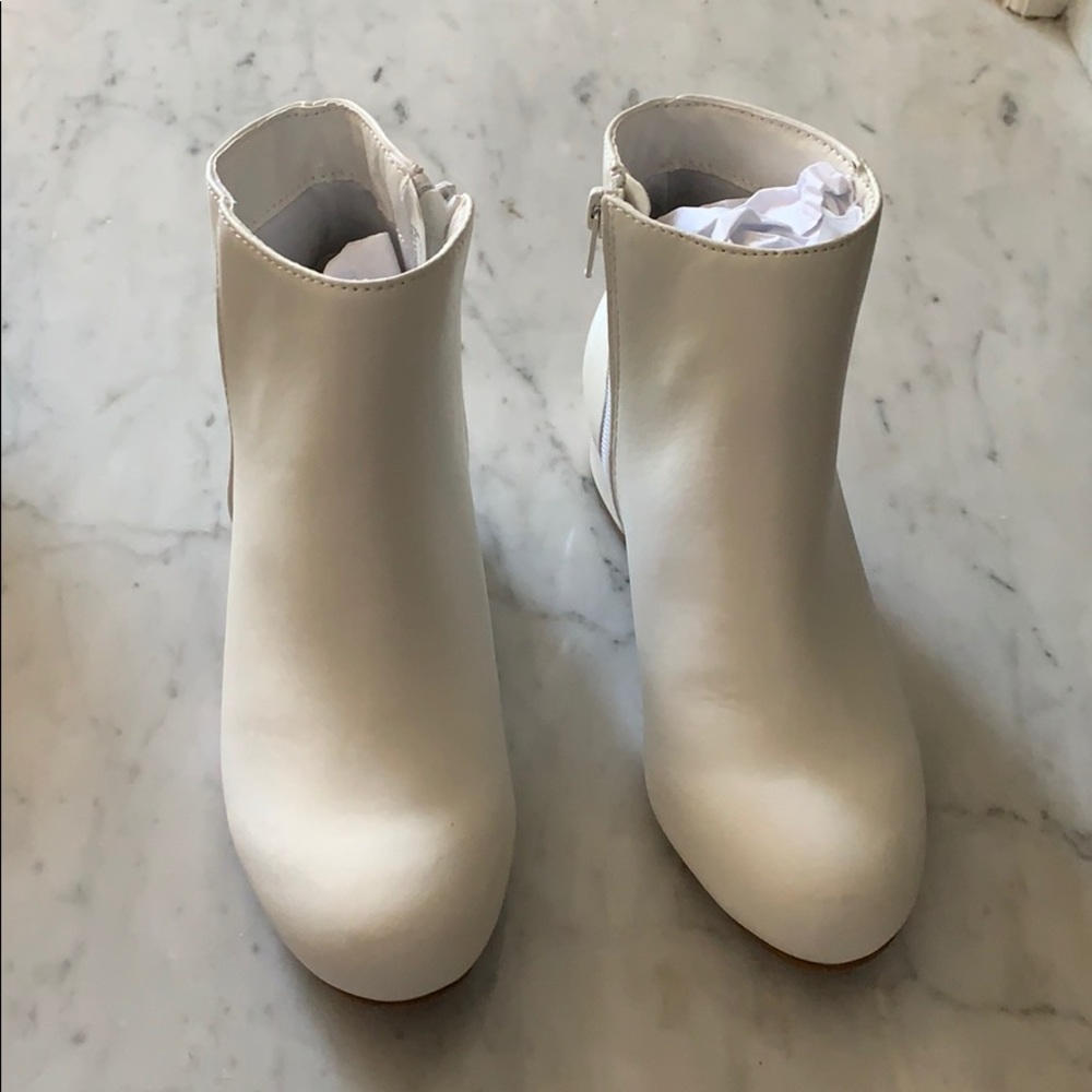 Steve Madden white booties